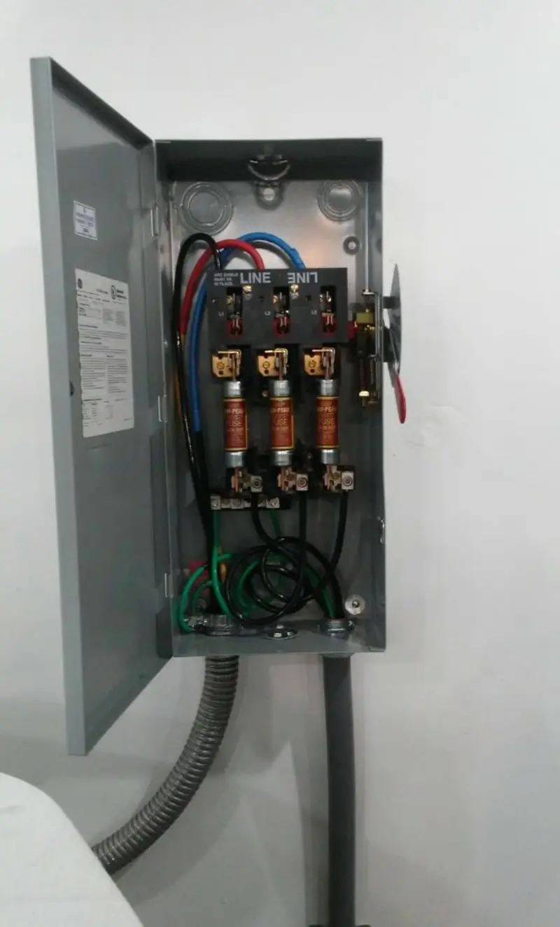 Three-phase disconnect switch installed for Smoke Detector Installation in Story City